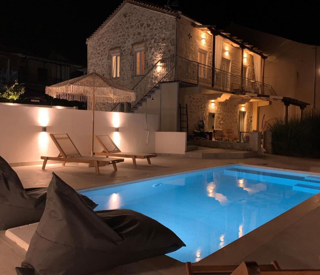 Mangata Suites Homes With Private Pools Spartokhórion Exterior foto